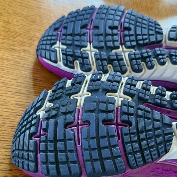 Women’s Brooks Ghost 9 size 10 - Picture 11 of 16